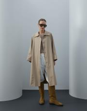 bej kemerli uzun trençkot